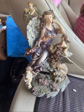 9” Vintage 1980s Wind-Up Music Box Angel & Cherub Figurine with Winged Lion